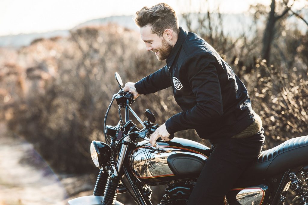Kawasaki W650 "The Wishbones" (Deus Ex Machina) - caferaceros.com