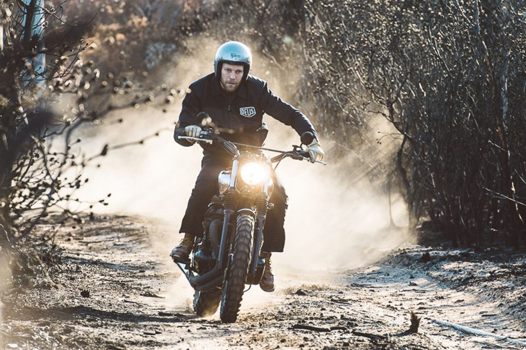 Kawasaki W650 "The Wishbones" (Deus Ex Machina) - caferaceros.com